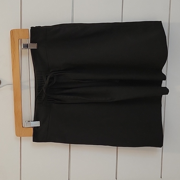 GAP size 6 stretchy black skirt gathered at front with bow - Picture 1 of 6
